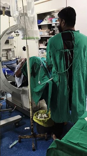 URS surgery, or Ureteroscopy, is a minimally invasive procedure to remove kidney stones and other