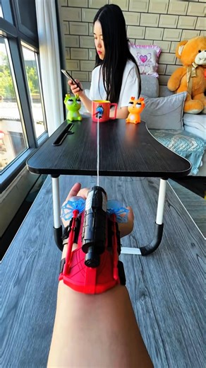 Oh mom, 😱 what is dad wearing on his hands?🕺👀 #shorts #viral