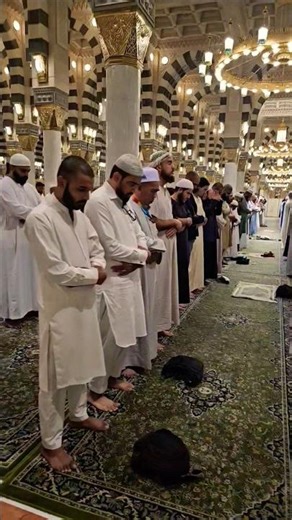 Namaz In Masjid Al Nabawi Surah Al Qadr سورة القدر 🌹💚🤲🙌 #namaz #islam #islamic #masjidnabawi