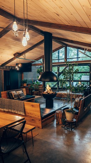 TreeBox | Ohio on Instagram: "Tag who you’re inviting to The Treehouse Lodge in Ohio’s Amish Country! 🌿"