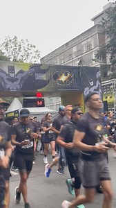 33K views · 525 reactions | ¡Increíble inicio de salida de 10K de la Carrera Batman! 驪 ¡Nos vemos en la meta runners! #batman #runbatmanrun #correconemoción | Emoción Deportiva | Facebook
