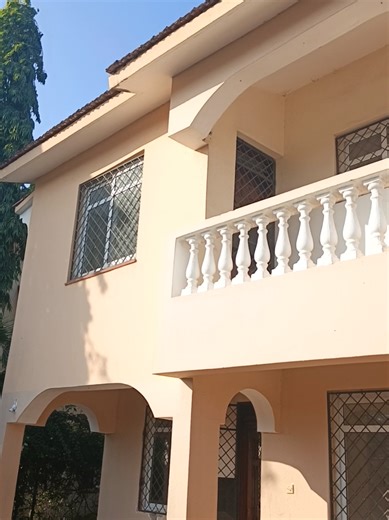 3 Bedrooms DSQ Villa for Rent at Bombolulu Estates