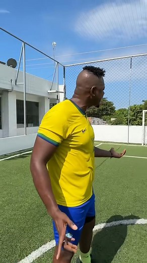 43K views · 2.6K reactions | Le gane el reto a él repelón ⚽️⚡️✅ #viral #tendencia #love #amor #hu... | murilloflow10 | Facebook