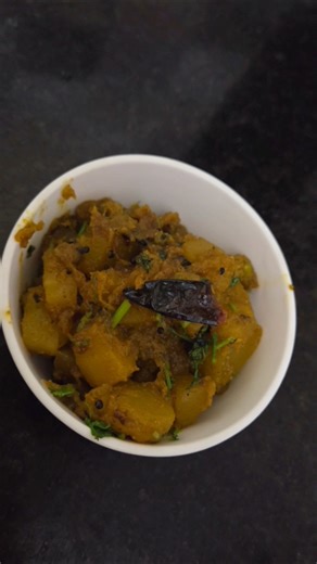 Spicy Tangy Pumpkin Sabzi Recipe 🔥 | Easy Healthy Kaddu Curry | Quick Indian Home Style Veg Recipe