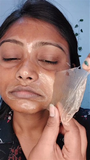 Peel off my Skin🤯😱#trendingshorts#makeup #kajalgupta #secrethacks#peeloffmask#shortsviral#shortsfeed