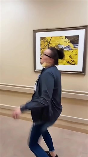 funny , scare , prank , lmao :#prank #scared #funny #lmao #fyp