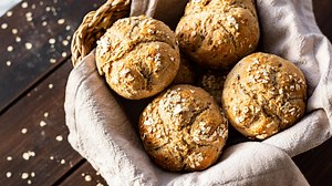 Gesund & Lecker: Die schnellen Haferflockenbrötchen ohne Mehl sind ein tolles Frühstück