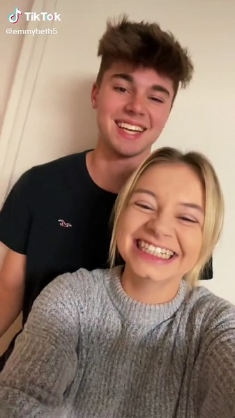 Pirate Couple Costume Ideas for Halloween Fun