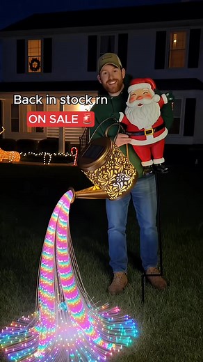 American Diner Santa's Magical Watering Can Solar Light! 🎅 Imagine: A charming Santa appearing to "pour" a whimsical stream of twinkling, warm white lights right into your garden. It’s the unique, enchanting touch your holiday decor needs! ✅ Effortless Setup: Just stake it in the ground! No outlets, no wires, no fuss. ✅ Solar-Powered: Harnesses the sun's energy, saving you money and being kind to the planet. Automatically lights up at dusk! ✅ Weather-Resistant: Built tough to sparkle through wi