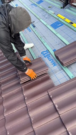 Team Elwood Construction: Expert Tiling and Roofing Services