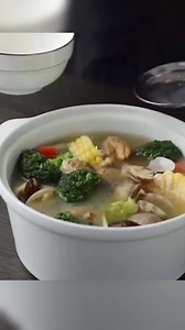 Tyto jemné síta zachytí každé semínko, zrno a drobek — žádná překvapení ve vašich omáčkách. ✨ Vyrobeno z nerezové oceli, která odolá rzi a vydrží.  Dvě velikosti, jedno řešení — na mouku, čaj, olej nebo cokoliv jiného. Objednejte si svou sadu níže | Vigoexpress | Facebook