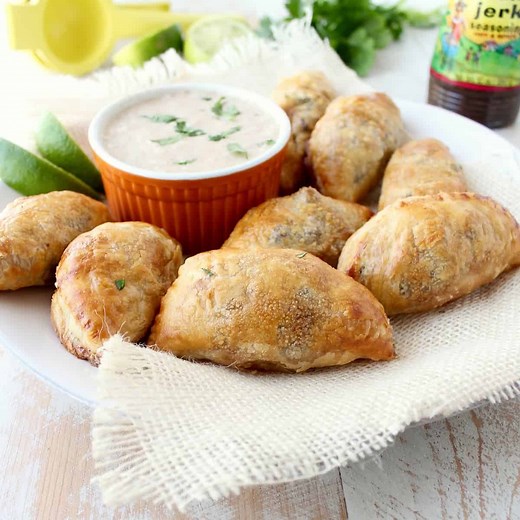 Jamaican Jerk Beef Patties Recipe {with Video!} - WhitneyBond.com