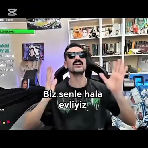 kalkın ula esme boşanduu😝💃#keşfetbeniöneçıkar#taşacakbudeniz#keşfet#esdil#ulaştunaastepe#denizbaysal