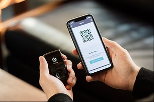 Securely Store Your BTC, ETH, and More with This Hardware Crypto Wallet