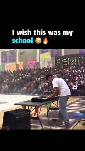 HipHopOfThe90s | Hip-Hop & Rap Music on Instagram: "Everybody went crazy when the “Still D.R.E.” beat dropped 💯 Released in 1999 as the lead single from Dr. Dre's album “2001,” “Still D.R.E.” quickly became a West Coast anthem and one of the most recognizable tracks in hip-hop. The song was co-written by Jay-Z, who helped craft its sharp lyrics, while producer Scott Storch created the instantly iconic piano riff that drives the beat. Dre trades verses with Snoop Dogg, re-introducing himself to