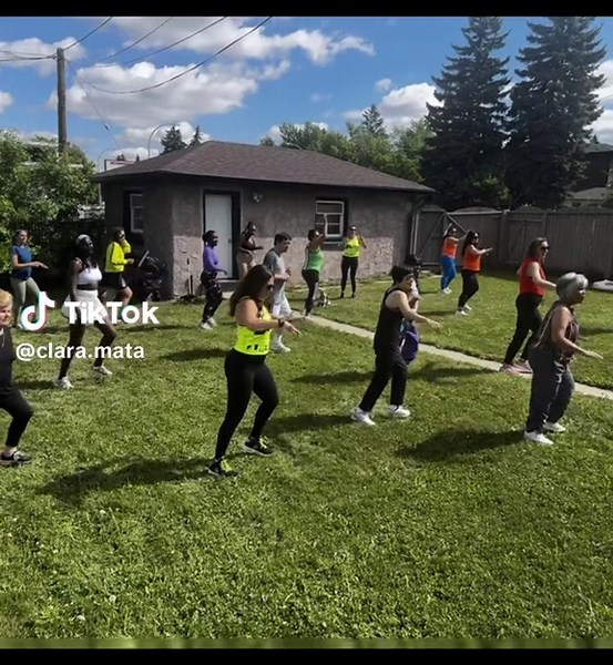 🌞 ¡ZUMBA SUMMER CLASSES! 🌞 ¡Prepárate para moverte, sudar y divertirte todo el verano! 🔥 Clases de Zumba: 🕖 Lunes a las 7:00 PM 🕙 Sábados a las 10:00 AM 📍 332 28 Ave NE – Calgary No importa tu nivel, ¡estas clases son para todos! 💃 Ritmos latinos 🎶 Música increíble 💪 Energía positiva 👯‍♀️ Comunidad divertida ¡Ven solo o con tus amigos y empieza tu semana y tu fin de semana con ritmo y alegría! 👉 Manda mensaje para más info o simplemente preséntate con ganas de bailar. #ZumbaCalgary #Z
