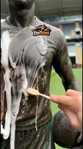 Cleaning a Rusted Cristiano Ronaldo Bronze Statue with Toothpaste