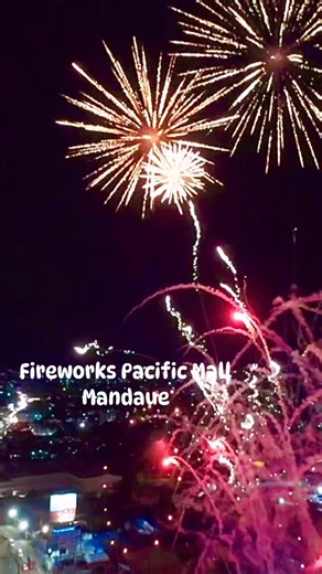 Year End Party Fireworks Display Pacific Mall Mandaue Happy New Year #PacificMallMandaue #fireworks #fireworksdisplay #everyonehighlights #Dragonfireworks | Cesar Samson
