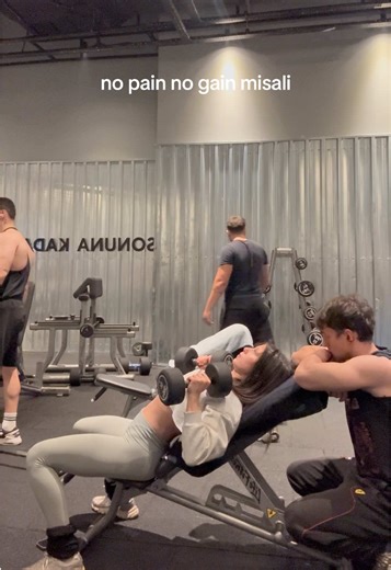 yuzum her seyi anlariyor