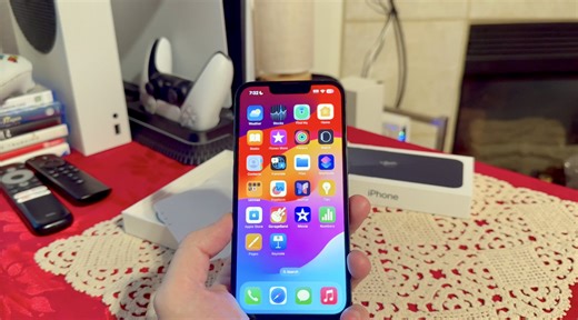 Watch iPhone 13 Unboxing and Overview on Amazon Live