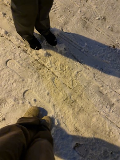 Madison Bailey on Instagram: "on dnd 🇳🇱 first time in amsterdam ✔️"