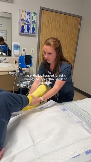 like I’m just trying to help you get out of bed ok🤞🏼👩‍⚕️🎥Credit : alliegbrown(TikTok)❤️ Like our page Bored Nurses as we share our experiences, offer tips and tricks, and connect with other like-minded individuals who share our passion for nursing #nurse_lifern #nurseslifern #nurse #nurselife #nurses #nursing #nursesofinstagram #nursepractitioner #nursesrock #registerednurse #nurseproblems #nursingstudent #cardiacnurse #futurern #lpn #futurenurse #travelnurse #scrublife #psychnurse #nurselif