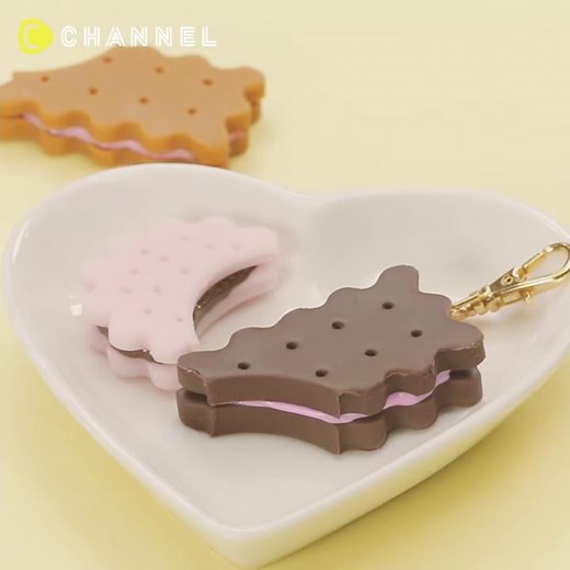 DIY Cream Sandwich Biscuit Charm かじられちゃった！クリームサンドのビスケットチャーム♡