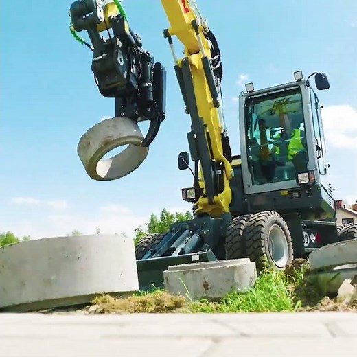 Increase your application options with #wheeledexcavator from #wackerneuson #construction