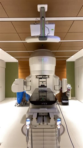 Laura Nappi | Radiation Therapist and Educator on Instagram: "POV: you finally see what’s under the covers of a linac 👀"