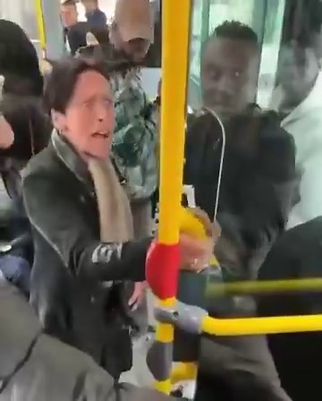 Une altercation a eu lieu dans un bus belge entre une femme et un homme après que ce dernier a refus