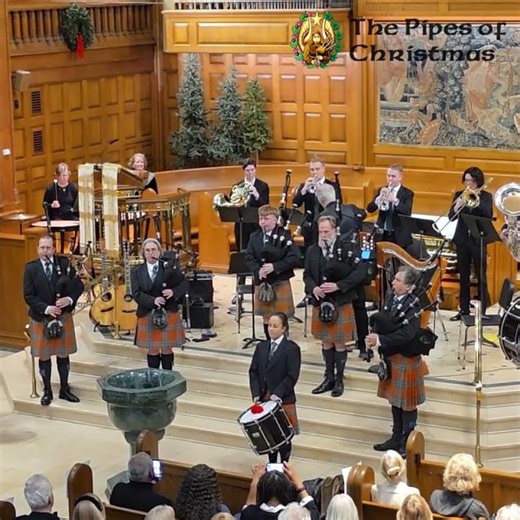 🎄🏴 Amazing Grace | Pipes & Drums in NYC 🎶✨ #2026 #NYC #Bagpipes #Drums #Scottish