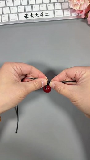 A bead and a rope can be wrapped to make a beautiful necklace . . #handmade #handmade diy #handmade | I Love Plant