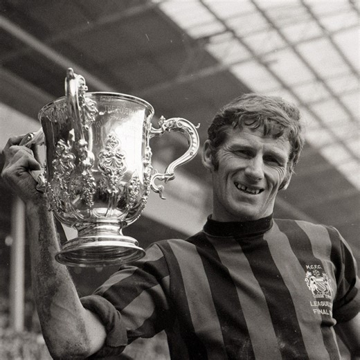 An icon, a legend - and Mr Manchester City 🩵 | Manchester City