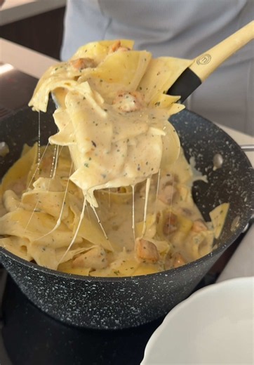 LA recette Que vous devez ABSOLUMENT tester 😋 Chicken Alfredo Lasagna Soup 🍗 #ideerecette #recetterapide #recettesimple #recettes #recettefacile