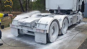 Cleaning trucks with polished aluminium using Chiefs Platinum Wash gives a great fleetwash clean and does not stain the tanks, bars and any other polished aluminium. Currently offering demos in SEQ, Melbourne, Perth and Mackay. Simply click the "send message" below and send us your location and contact details and we'll arrange. | Chiefs Australia