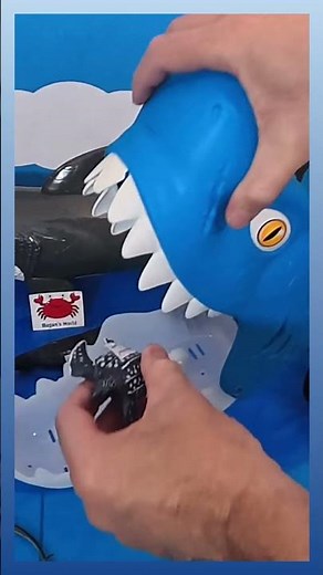 GIANT TURTLE FACT! 🐢 Unboxing the Leatherback Turtle from the SHARK HEAD SURPRISE! 🤯
