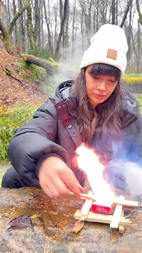 Best Fire Hack 🔥 Survival 🌲 Bushcraft Fast Method #bushcraft #survival #asmr #fire #diy #camping