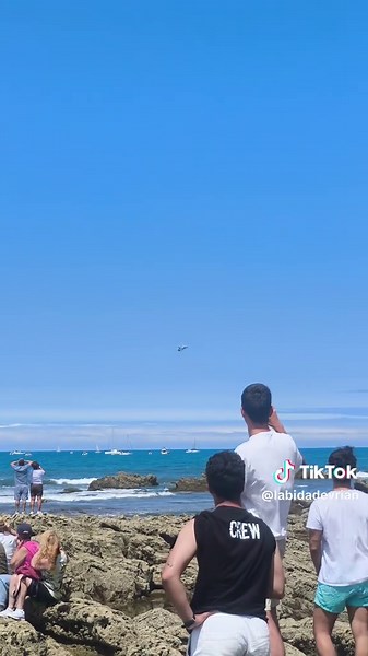 Close attention on the afterburner after the second swing