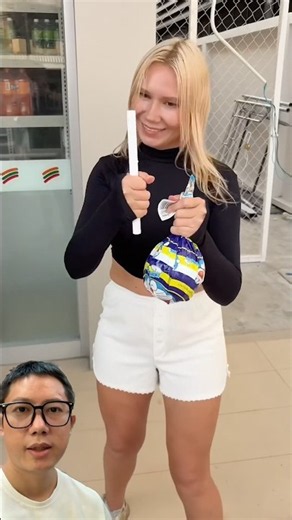 Fighting over a giant lollipop #trendingshorts #trendingvideo #shorts #shortsviral #viralshorts