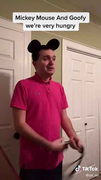 Mickey Mouse and Goofy Thanksgiving Fun