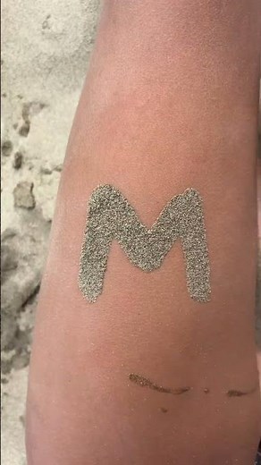 Watch this amazing sand tattoo 🤯