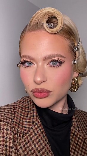 #retrolook @ioana 🦋 #retromakeup #paris #makeuptutorial #makeuphacks #plumpedlips #juicylips #muacheck #lashtutorial #fyp #cleanmakeup #freshface