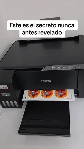 Aprende desde cero a usar tu plotter de corte Cameo. Proyectos paso a paso y de manera detallada donde te brindo toda la información para que domines tu Silhoutte Cameo por completo y le saques el mayor provecho🚀🚀 ✅Aprenderás todas las configuraciones adecuadas según el tipo de cuchilla y material. ✅Pasos para un print and cut Perfecto ✅Conocerás todo en cuanto a materiales, herramientas, tipos de impresoras, tipos de papeles. ✅mantenimiento básico de tu Cameo ✅Diferentes técnicas decorativas 