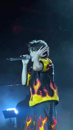 ENDING ON A HIGH NOTE WATCH: KZ Tandingan closes her set with a powerhouse rendition of Adele’s classic “Rolling in the Deep” during “NYE at the 5th” at Bonifacio High Street, Taguig, leaving the crowd electrified as the Philippines steps into 2026. | Alvin Kasiban #dailytribune25 #TribuneLife #NYEatThe5th #KZTandingan | Daily Tribune Life