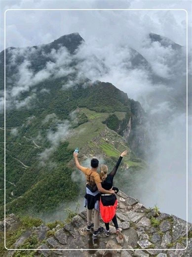 Wayna Picchu no es una subida… es un filtro. Dentro de Machu Picchu, este lugar fue elegido, no al azar, sino por su conexión con el entorno, el cielo y lo sagrado. No todos suben. Y no todos entienden por qué. 📲 Escríbenos al 51 985 298 618