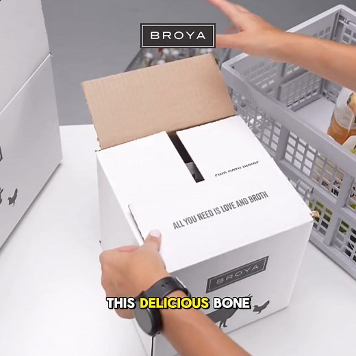 Start your day right with a comforting cup of Broya bone broth and enjoy a range of incredible benefits: ✅ Enhance your skin's natural beauty with collagen protein. ✅ Nurture your gut health by restoring its strength with amino acids. ✅ Replenish essential vitamins and minerals, including potassium, calcium, and magnesium. ✅ Experience relief from inflammation, arthritis, and joint pain. Elevate your daily routine with Broya and feel the life-changing difference. 💪🏽 | Broya