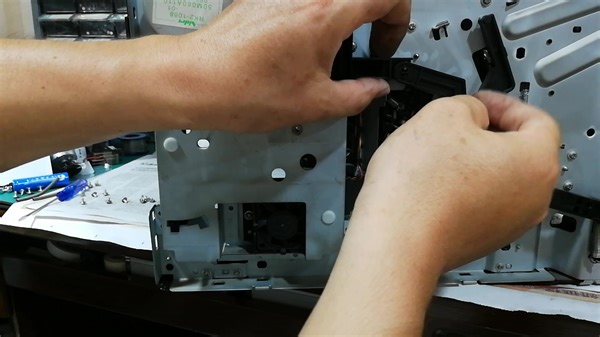 惠普5200打印机异响或转动齿轮组发出咔咔响声安装拆机视频教程