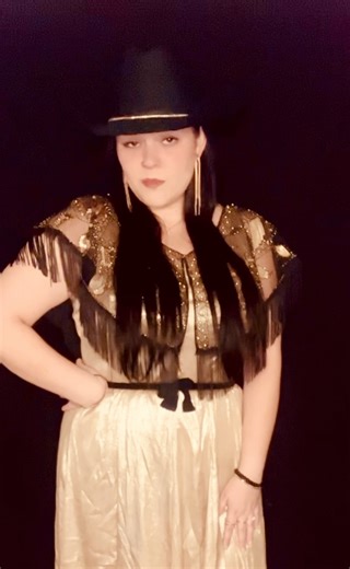 “Someday You’ll Want Me To Want You” Patsy Cline❣️ The Full video is finally here! Thank you so much for all your support and for tuning in, but don’t go anywhere because there’s so much more coming soon as we kick of The Christmas show season Dec 1st!!🎶🎉 ￼ MUSICIAN FRIENDS IN THE US: I am looking for some talented/ professional musicians to start a Patsy Cline Tribute Band as a set in a variety of genre, mixed with some of my orginals, production style show! Looking for instrumentalist that e