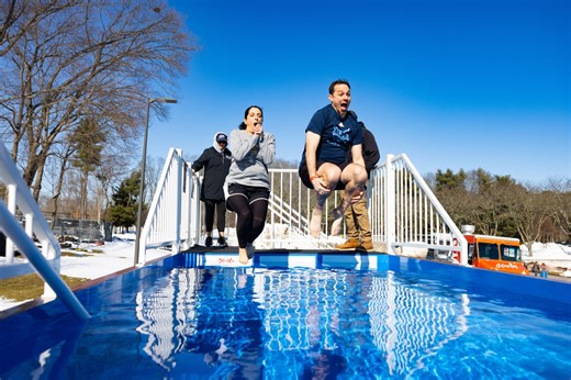 Quinnipiac students, faculty take plunge for Special Olympics Connecticut