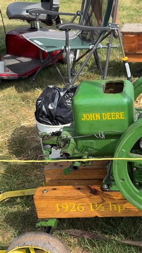 John Deere hay press 🤠 Midwest Old Threshers Reunion, Mount Pleasant, Iowa #tractorshow #farmlife #farming #johndeere #engine | Someplace or Another